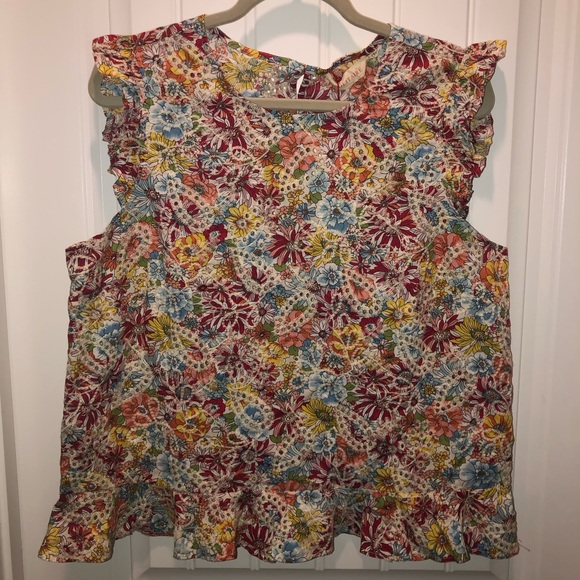 Women’s floral eyelet summer top by Solitaire NWT Size Large - Picture 2 of 7